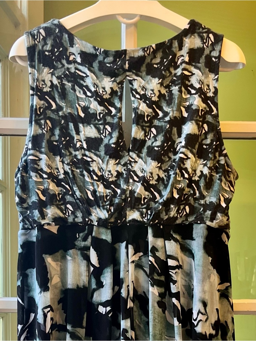 Vera Wang Black & Pale Blue Abstract High-Low Maxi Dress with V-Neck & Cutout - Picture 3 of 10